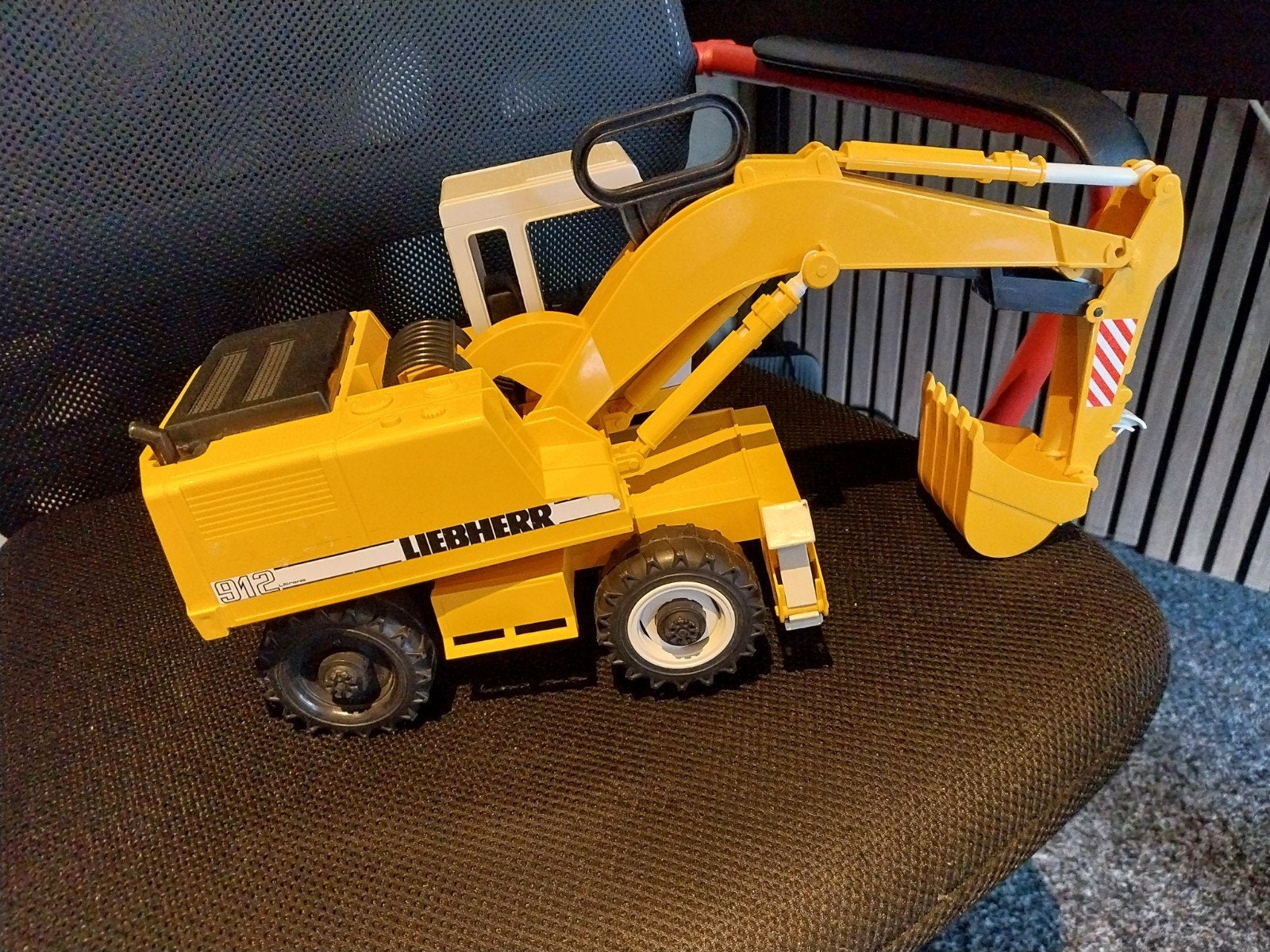 Liebherr 912 Speelgoed Graafmachine, Kinderen en Baby's, Ophalen of Verzenden, Gebruikt
