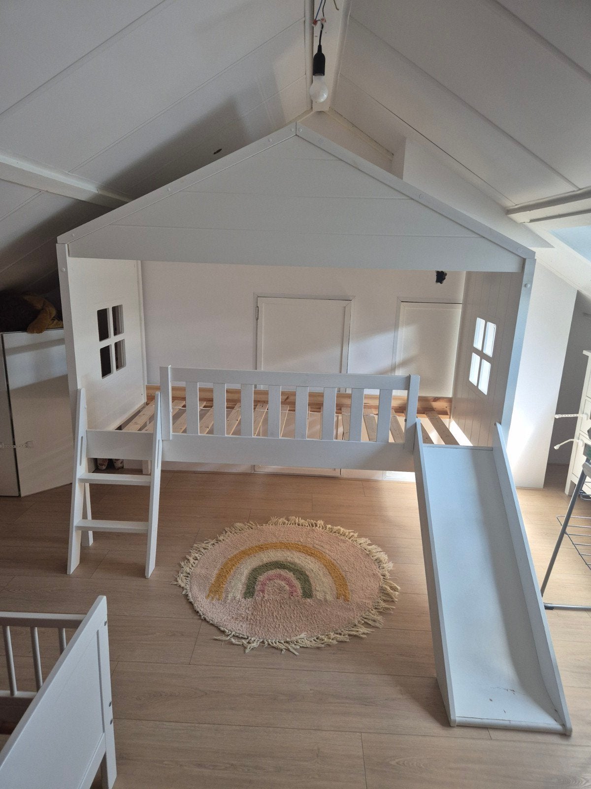 Hoogslaper huisbed met glijbaan en trapje, Ophalen, 85 tot 100 cm, Gebruikt, Lattenbodem
