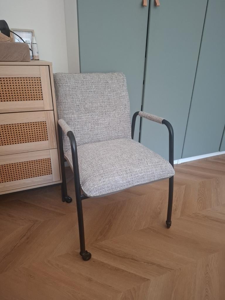 Stoel grijs gemeleerd, op wielen, Huis en Inrichting, Stoelen, Ophalen of Verzenden, Zo goed als nieuw, Grijs, Eén
