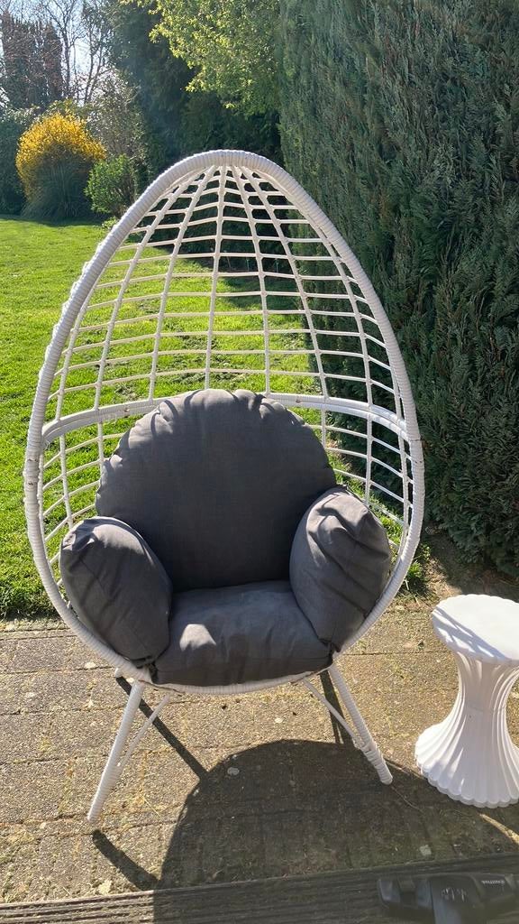 Eggchair, Ophalen, Gebruikt, Wit, Eén