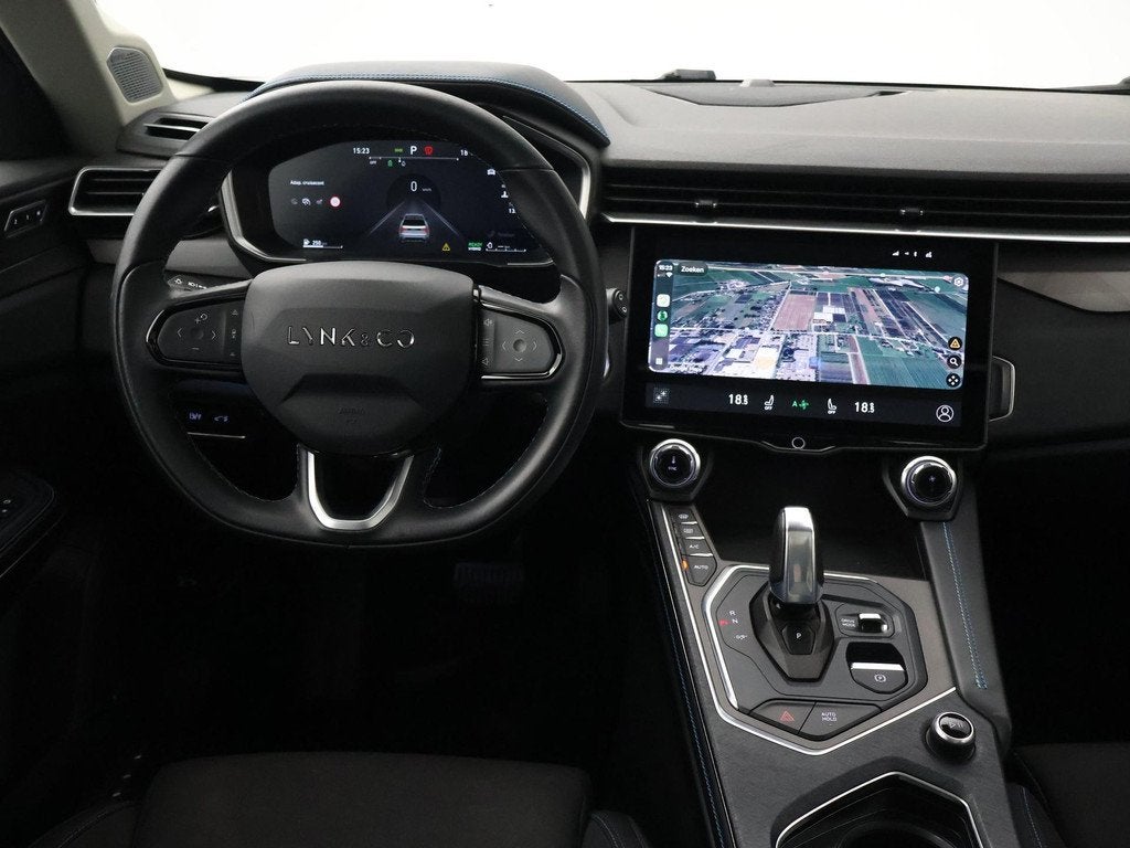 Lynk & Co 01 1.5 HYBRID 261 PK AUT. + TREKHAAK! | 360 CAMERA, Auto's, Lynk & Co, Stof, Euro 6, Zwart, Plug-in hybride