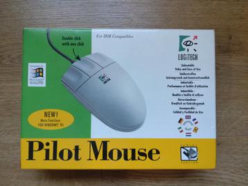 Logitech Pilot Mouse serial doos met floppy (alleen doos!) beschikbaar voor biedingen
