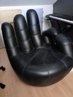 Prachtige design stoel in de vorm van een hand, Huis en Inrichting, Stoelen, Ophalen, Gebruikt, Leer, Eén