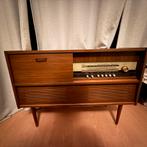Antieke kast met ingebouwde radio en platenspeler, Antiek en Kunst, Antiek | Tv's en Audio, Ophalen
