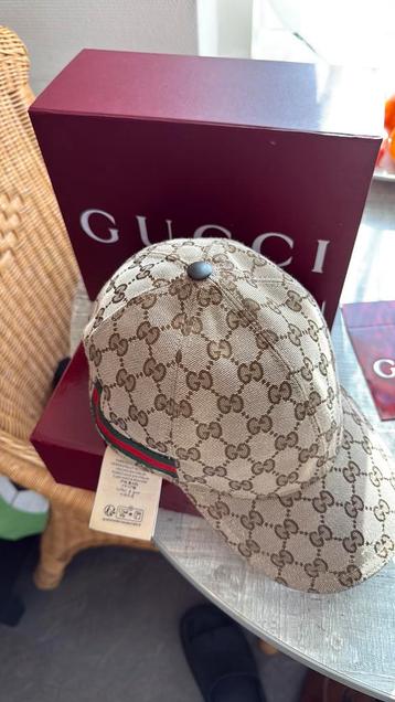 Gucci cap beschikbaar voor biedingen