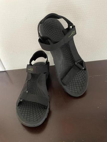 Nieuwe Wildebeast sandalen mt.43 € 22,00 beschikbaar voor biedingen