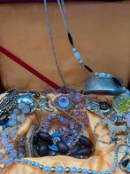 Antiek/vintage sieraden lot, Ophalen of Verzenden, Overige materialen