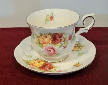 Royal Canterbury Kop en Schotel beschikbaar voor biedingen