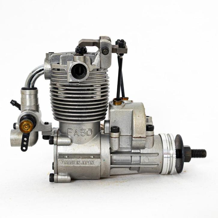 Saito FA-30 Open Rocker 5 cc viertakt motor - nieuw in doos, Hobby en Vrije tijd, Modelbouw | Radiografisch | Vliegtuigen, Nieuw