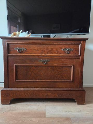 Houten kastje met klep en lades - 66x83x42 beschikbaar voor biedingen