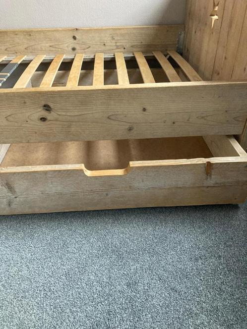 Robuust steigerhouten bed met opbergladen, Kinderen en Baby's, Kinderkamer | Bedden, Gebruikt, 180 cm of meer, 85 tot 100 cm, Lattenbodem