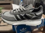 Grijze Adidas Sneakers - Maat 44. Nieuw, Kleding | Dames, Adidas, Ophalen of Verzenden, Grijs, Sneakers of Gympen