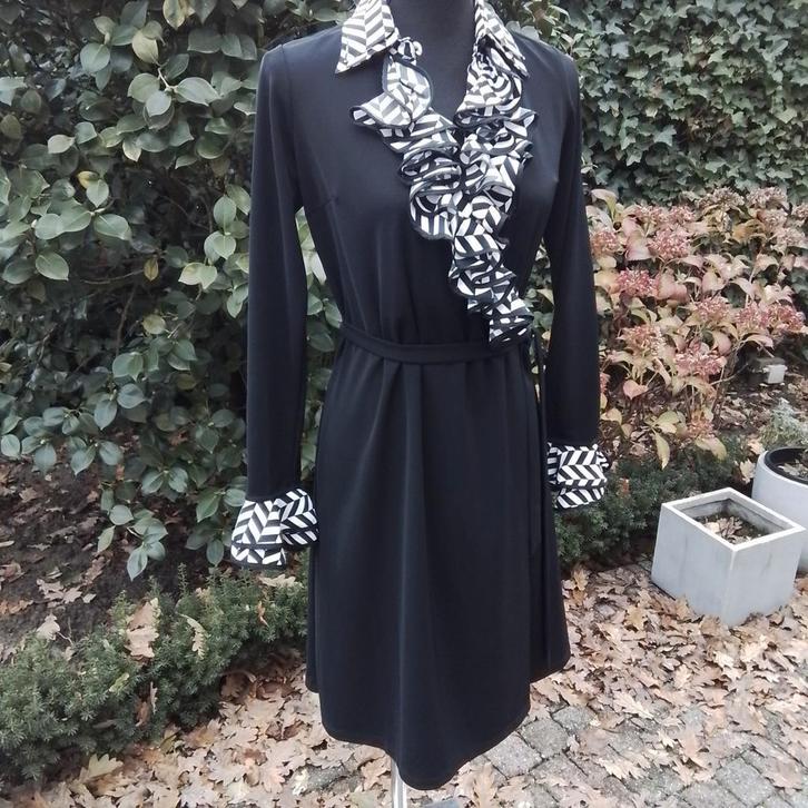Zwart/witte jurk Anne Fontaine, mt 38 idee voor FEESTDAGEN, Kleding | Dames, Jurken, Nieuw, Maat 36 (S), Zwart, Knielengte, Verzenden