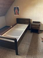 1 persoons donker eiken seniorenbed met nachtkastje, Huis en Inrichting, Ophalen, 90 cm, Eenpersoons, Bruin