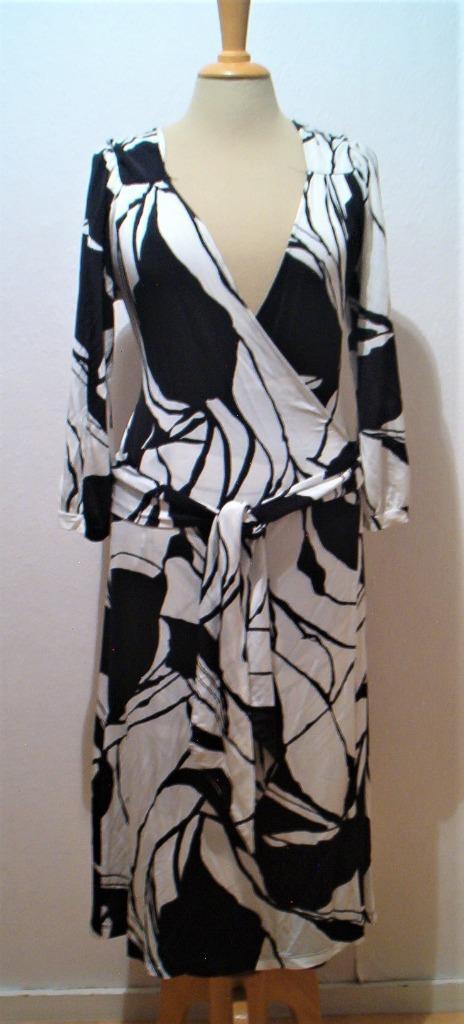 Soepel vallende designer overslag jurk van Adavina! M, Kleding | Dames, Jurken, Zo goed als nieuw, Maat 38/40 (M), Wit, Onder de knie