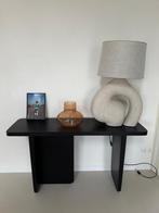 Moderne zwarte houten sidetable – strak en tijdloos design, Ophalen, 100 tot 150 cm, Zo goed als nieuw, 25 tot 50 cm