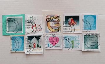 Diversen postzegels beschikbaar voor biedingen