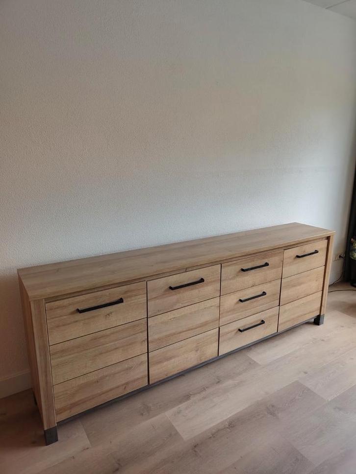 Dressoir Finn - Groot, Huis en Inrichting, Kasten | Dressoirs, Gebruikt, 200 cm of meer, 25 tot 50 cm, Met lade(s), Met deur(en)