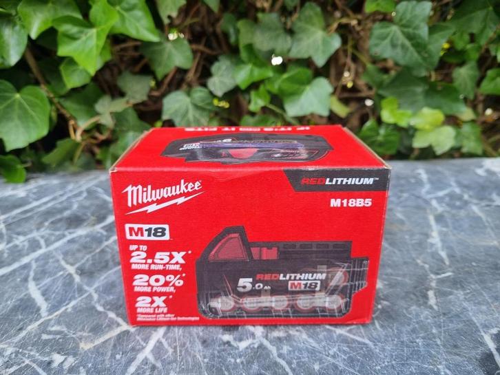 MILWAUKEE accu 18v 5Ah NIEUW, Doe-het-zelf en Verbouw, Gereedschap | Machine-onderdelen en Toebehoren, Nieuw, Ophalen of Verzenden