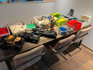 Zeer grote partij Lego met oa 42099 (1989 Batmobiel) & 76139 beschikbaar voor biedingen