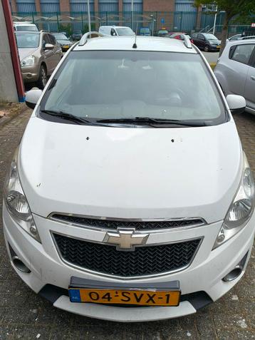 Chevrolet Spark 1.2 2011 Wit beschikbaar voor biedingen