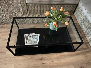Zwart Stalen Salontafel met Glas beschikbaar voor biedingen