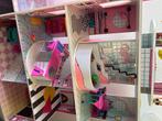 LOL poppenhuis met toebehoren, Kinderen en Baby's, Speelgoed | Poppenhuizen, Ophalen, Zo goed als nieuw, Poppenhuis