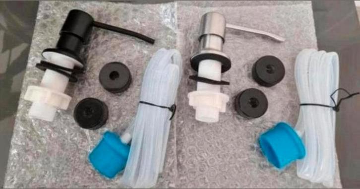 Zeeppomp, inbouw zeepdispenser, zwart of rvs-look, Huis en Inrichting, Keuken | Keukenelementen, Nieuw, Minder dan 100 cm, 25 tot 50 cm