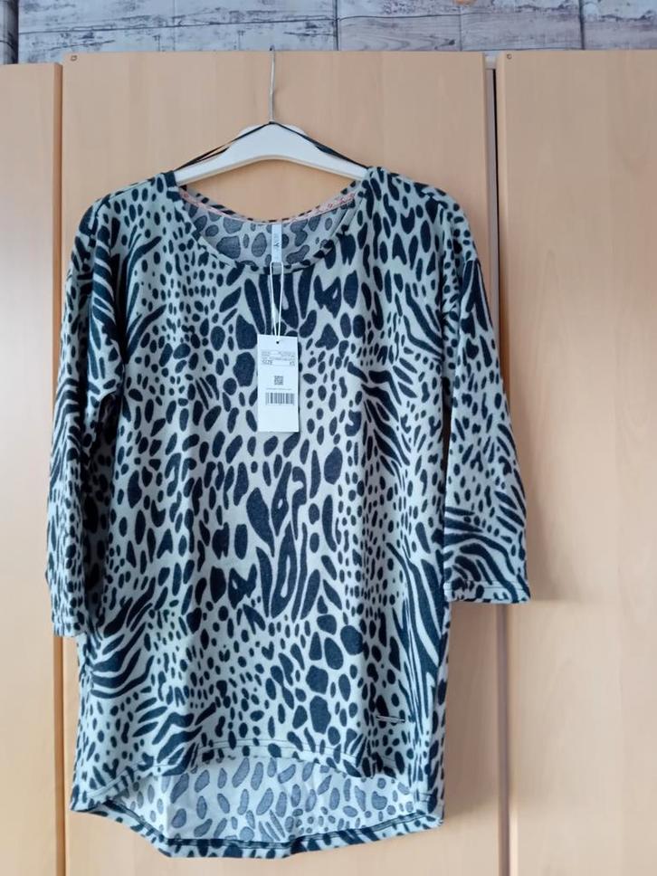 Nieuw shirt Dierenprint maat XS, Kleding | Dames, T-shirts, Zo goed als nieuw, Maat 34 (XS) of kleiner, Groen, Lange mouw, Ophalen of Verzenden