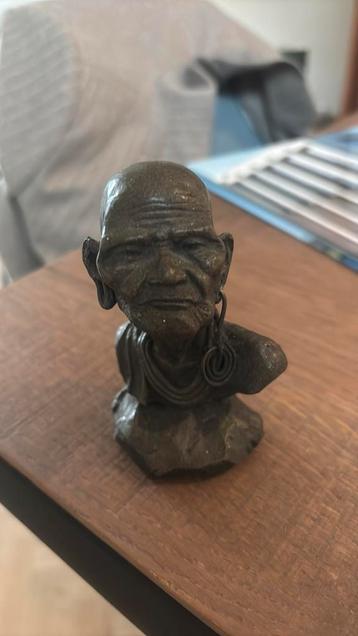 Buste afrikaans beeldje beschikbaar voor biedingen