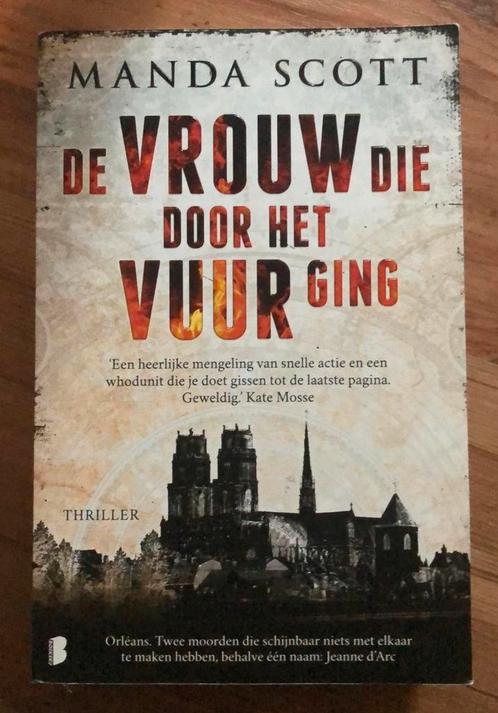 De vrouw die door het vuur ging, Boeken, Historische romans, Gelezen, Ophalen of Verzenden