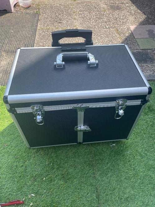 Pedicure trolley, Sieraden, Tassen en Uiterlijk, Beautycases, Gebruikt, Hardcase, Zwart, Met slot, Ophalen of Verzenden