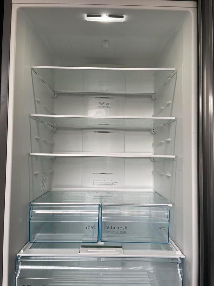 Bosch KGN49xIEA RVS Koelkast met NoFrost, Witgoed en Apparatuur, Koelkasten en IJskasten, Gebruikt, Met vriesvak, 200 liter of meer