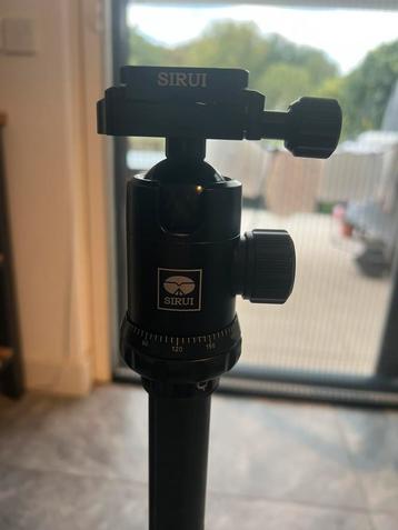 Sirui Fotostatief / Video-statief met tas beschikbaar voor biedingen