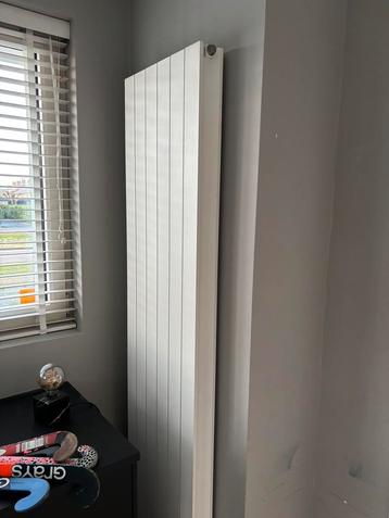 Prachtige design radiator beschikbaar voor biedingen