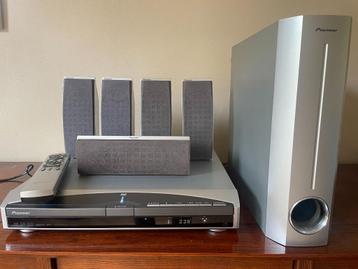 Receiver met CD/DVD speler beschikbaar voor biedingen