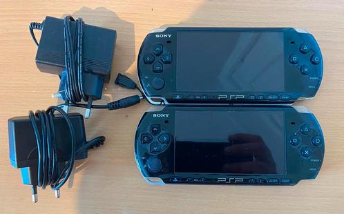 2x PSP 3004 - defect, Spelcomputers en Games, Spelcomputers | Sony PSP, Zwart, Ophalen of Verzenden