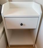 Nachtkastje / Bedside table Hauga IKEA, Ophalen, Zo goed als nieuw, Hout, Minder dan 45 cm