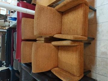 4 set stoelen  beschikbaar voor biedingen