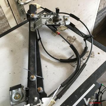Vw Polo 2001 3 drs Raammechanisme Handbediend Rechtsvoor beschikbaar voor biedingen