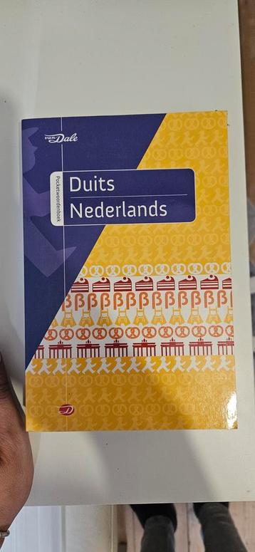 Van Dale Duits-Nederlands Pocketwoordenboek beschikbaar voor biedingen