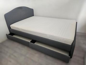 140x200cm bed met lades incl. Matras beschikbaar voor biedingen