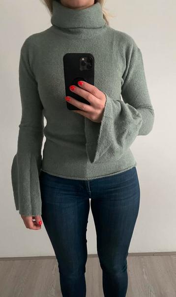 NA-KD trui beschikbaar voor biedingen