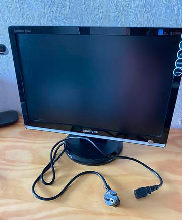Samsung  SyncMaster 206BW monitor werkt prima  20 inch beschikbaar voor biedingen