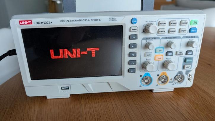 Nieuwe UNI-T UTD2102CL Oscilloscoop, Doe-het-zelf en Verbouw, Meetapparatuur, Ophalen of Verzenden