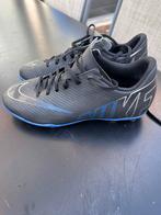 Voetbalschoenen maat 37,5 NIKE, Sport en Fitness, Voetbal, Ophalen, Zo goed als nieuw, Schoenen