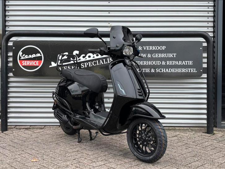 Vespa Sprint | Black on Black | Brom | 2021 | 7389 km, Fietsen en Brommers, Scooters | Overige merken, Zo goed als nieuw, Maximaal 45 km/u
