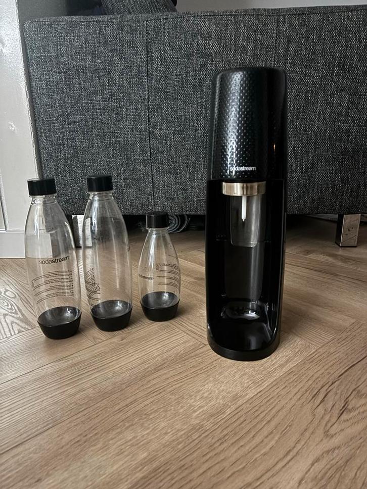 SodaStream +met flessen+ koolzuur, Witgoed en Apparatuur, Bruiswatermachines, Zo goed als nieuw, Ophalen