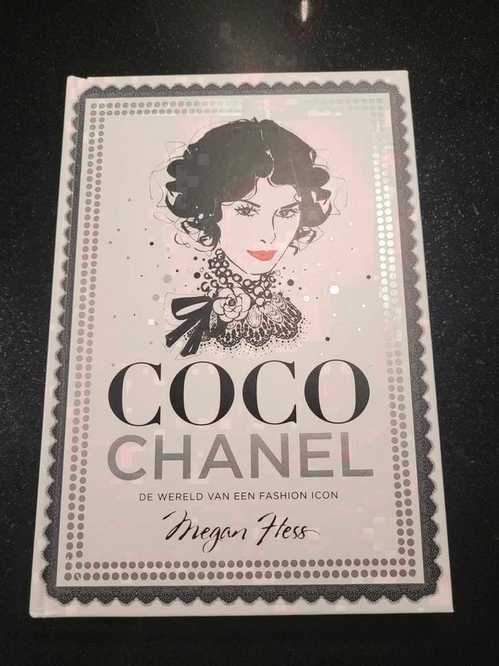 Megan Hess - Coco Chanel - hotel.chique, Boeken, Mode, Zo goed als nieuw, Mode algemeen, Ophalen of Verzenden