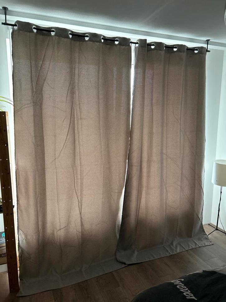 Beige Gordijnen - Zo goed als nieuw, Huis en Inrichting, Stoffering | Gordijnen en Lamellen, Zo goed als nieuw, 200 cm of meer